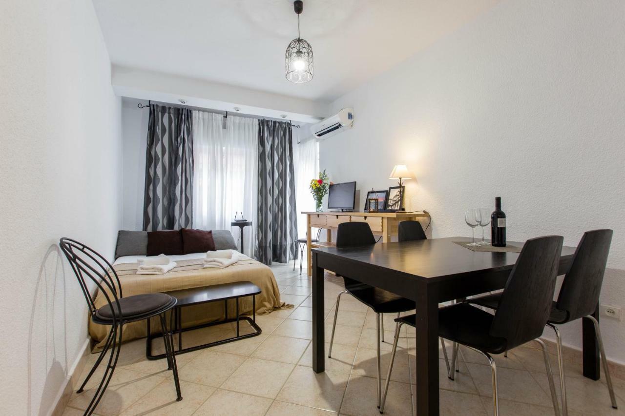 מדריד 3 Habitaciones Apartamento Temporada Lucero 3 Habitaciones מראה חיצוני תמונה
