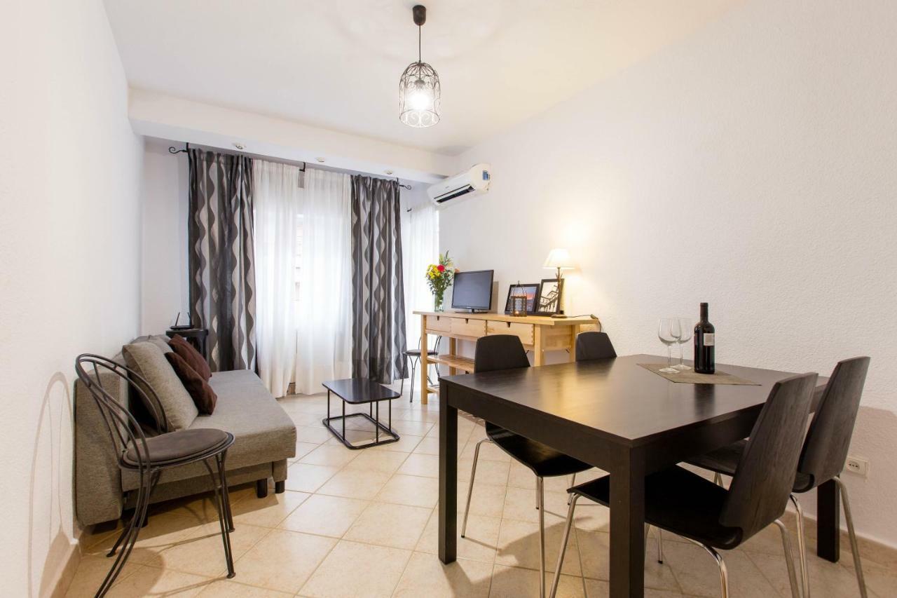 מדריד 3 Habitaciones Apartamento Temporada Lucero 3 Habitaciones מראה חיצוני תמונה