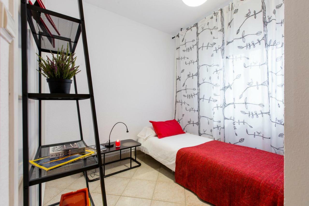 מדריד 3 Habitaciones Apartamento Temporada Lucero 3 Habitaciones מראה חיצוני תמונה